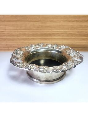 Vintage Wine Bottle Coaster Godinger Silver Plated1988 Grape & Leaf Design 7"